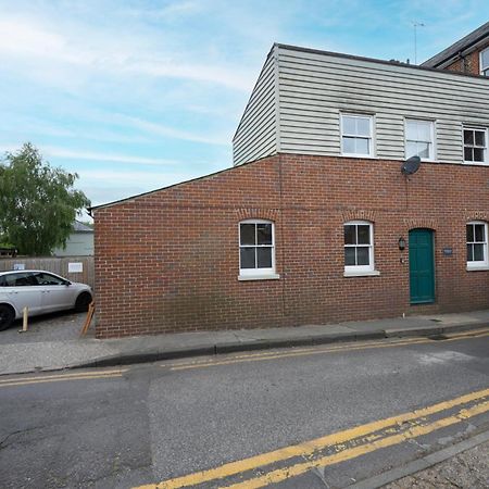 3-Bedroom Charming Central House Canterbury Exterior photo